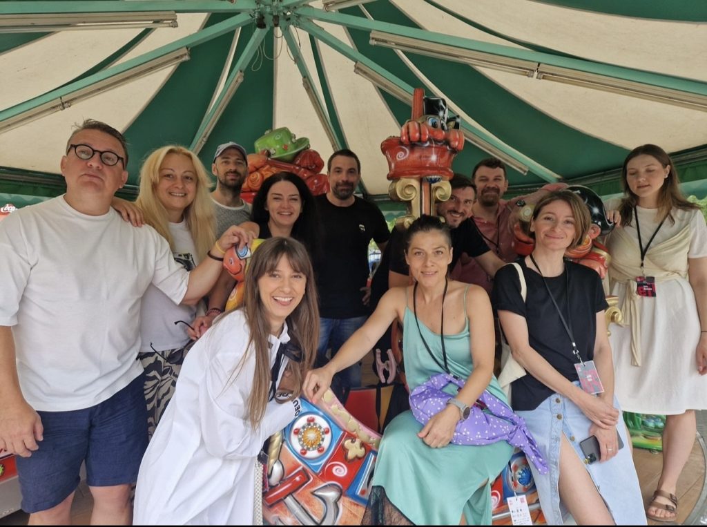 Andreea Grămoșteanu: “Una dintre cele mai frumoase lecții pe care o învăț de la adolescenți este cea a curajului” 1 Andreea Grămoșteanu: “Una dintre cele mai frumoase lecții pe care o învăț de la adolescenți este cea a curajului”