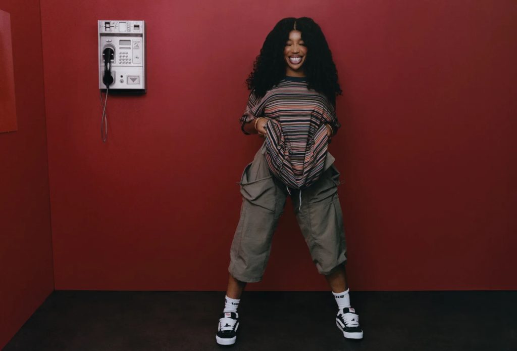 THE UPDATE: Biopic despre Sinéad O’Connor, “Shrek 5” amânat, un nou album Taylor Swift 5 THE UPDATE: Biopic despre Sinéad O’Connor, “Shrek 5” amânat, un nou album Taylor Swift