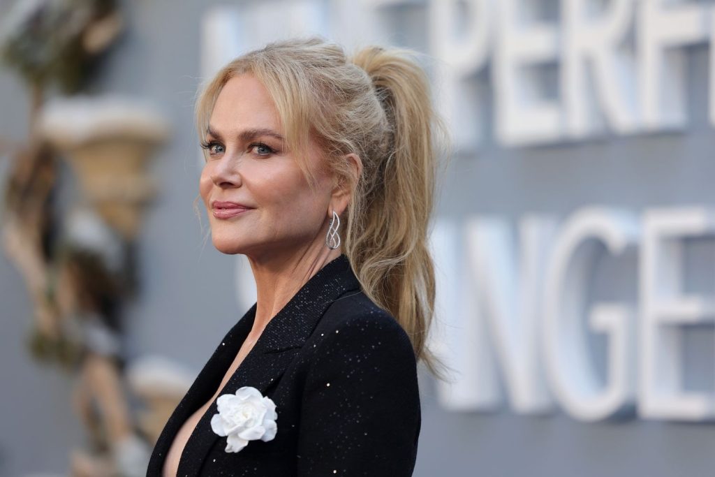 THE UPDATE: Nicole Kidman într-un film horror, Adele debutează în filmul lui Tom Ford 3 THE UPDATE: Nicole Kidman într-un film horror, Adele debutează în filmul lui Tom Ford