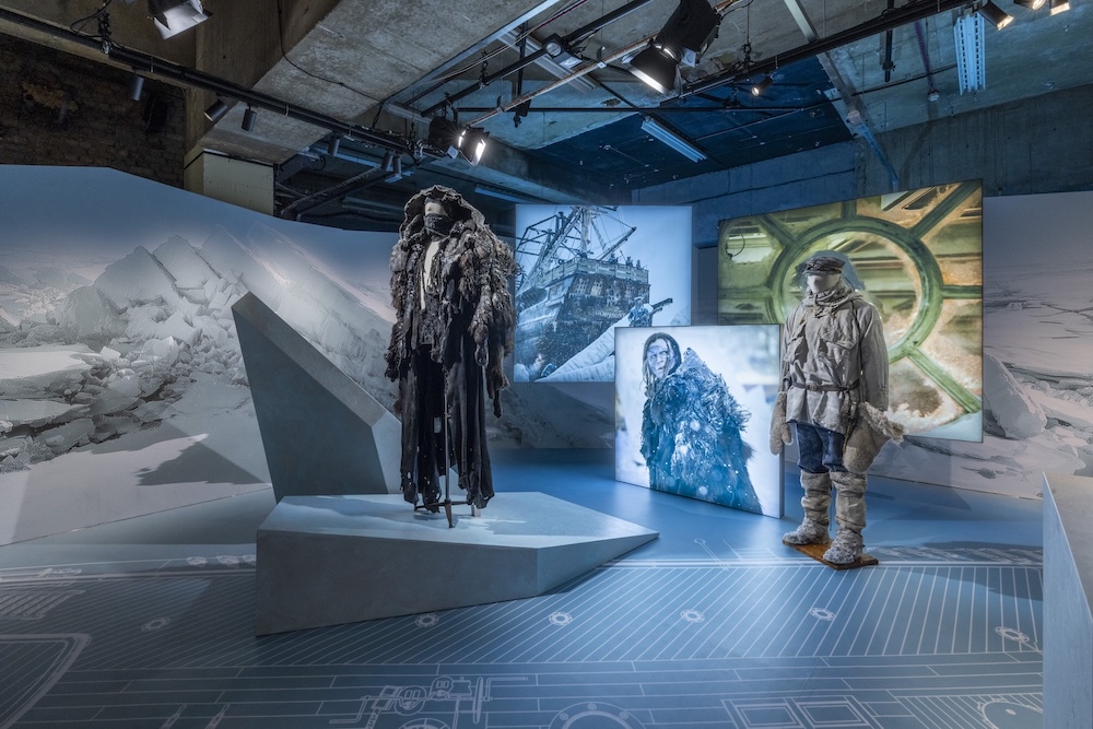 Culisele producției “Frankenstein”, noua senzație de pe streaming 10 Culisele producției “Frankenstein”, noua senzație de pe streaming