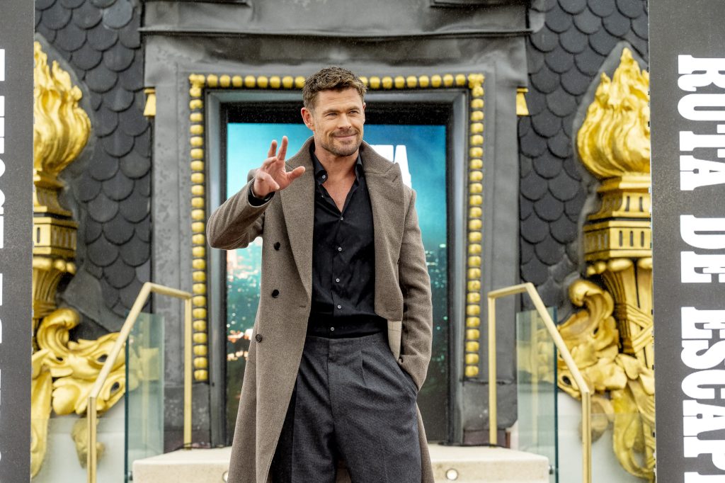 “Crime 101 / Autostrada crimei”, jaful perfect al lui Chris Hemsworth, Halle Berry și Mark Ruffalo 5 “Crime 101 / Autostrada crimei”, jaful perfect al lui Chris Hemsworth, Halle Berry și Mark Ruffalo