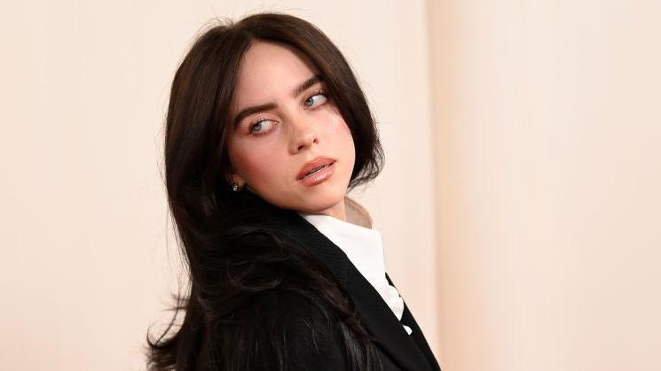 THE UPDATE Scorsese promite cel mai personal film, Britney Spears va avea film, Connor Storrie pe platou cu Billie Eilish 3 THE UPDATE Scorsese promite cel mai personal film, Britney Spears va avea film, Connor Storrie pe platou cu Billie Eilish